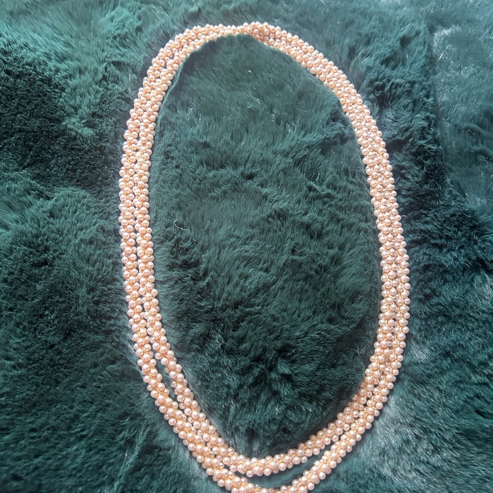 Elegant Pearl Necklace